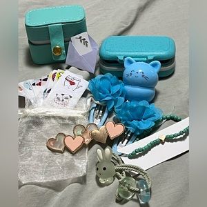 NEW THINK GRANDKIDS! Girls hair bundle